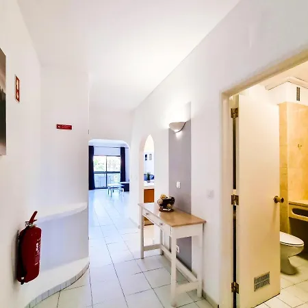 Lägenhet Flh Holiday Flat With Balcony