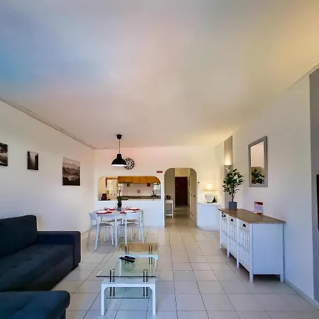 Flh Holiday Flat With Balcony *